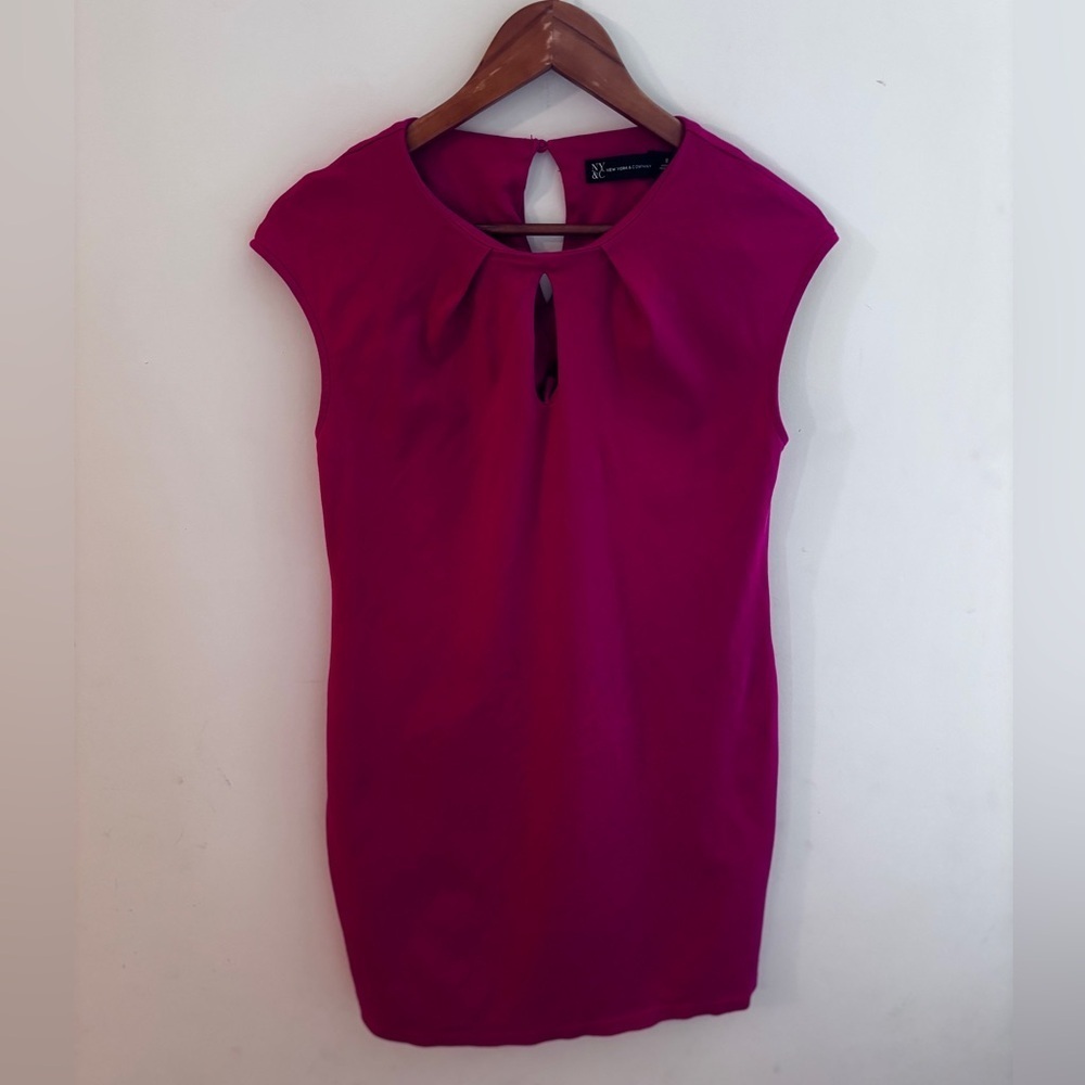 New York & Company Magenta Sheath Dress Size: Small